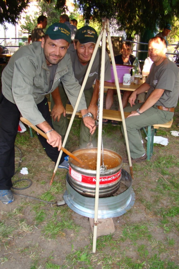 Lovci na Gastrofestu u Đakovu